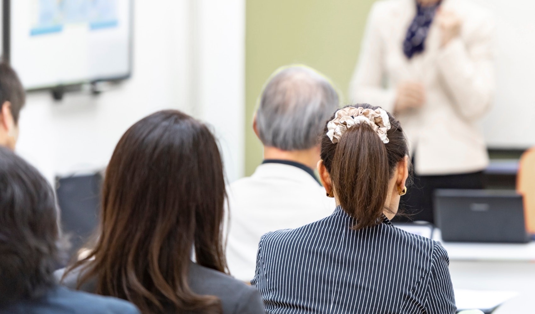 経営陣・現場との間に生じているギャップを整理し
経営陣へ働きかけ